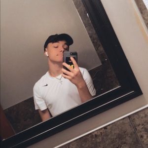 Meet your Posher, Max